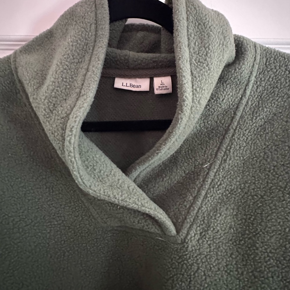 L.L. Bean women’s Green fleece pullover collared size large